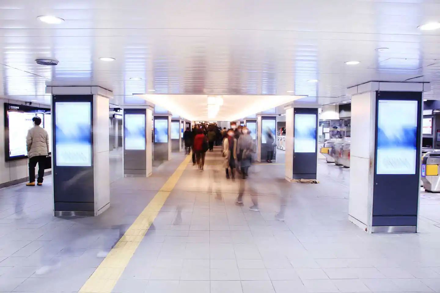 大阪メトロ｜なんば駅に大型ビジョン登場。（Namba One Vision）写真