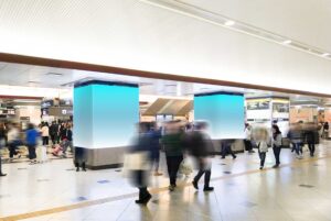 大阪駅中央口柱巻きLED